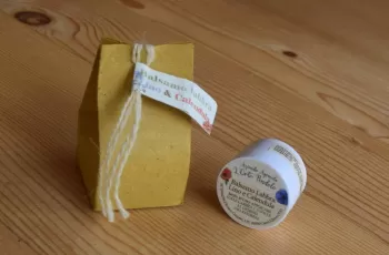 balsamo-labbra-alla-calendula-e-lino.jpg